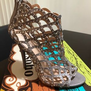 Zigi Soho peep toe shoes in size 7. Never worn.